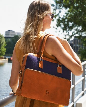 Laptop Bag made from vegetable tanned leather and pure wool