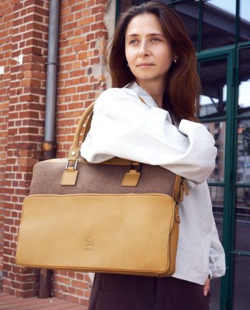 Laptop Bag made from vegetable tanned leather and pure wool
